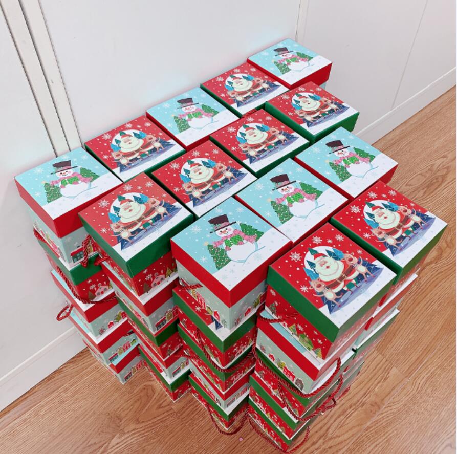 暖心冬日，圣誕有禮，金鷹祝您平安喜樂！